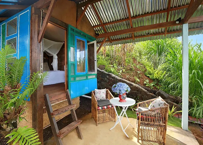Waterfall Treehouse Cabins 3* ブドゥグル