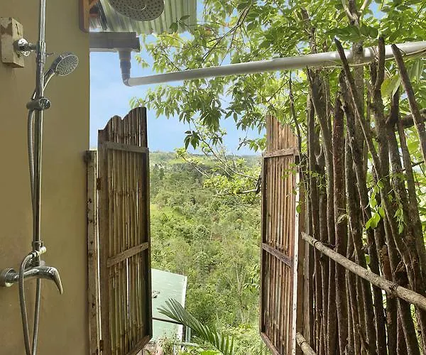 ベッド・アンド・ブレックファスト Waterfall Treehouse Cabins 3*