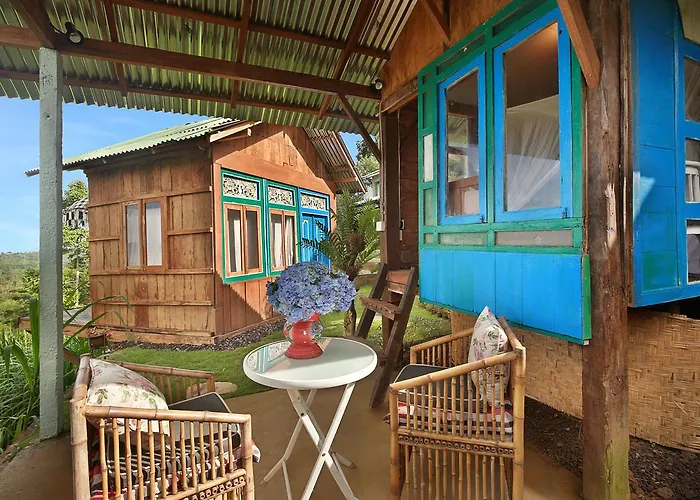 ベッド・アンド・ブレックファスト Waterfall Treehouse Cabins 3*