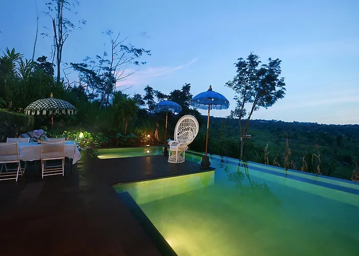 Waterfall Treehouse Cabins 3* ブドゥグル