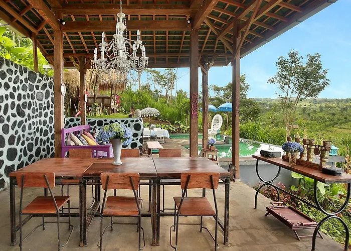 Waterfall Treehouse Cabins 3* ブドゥグル