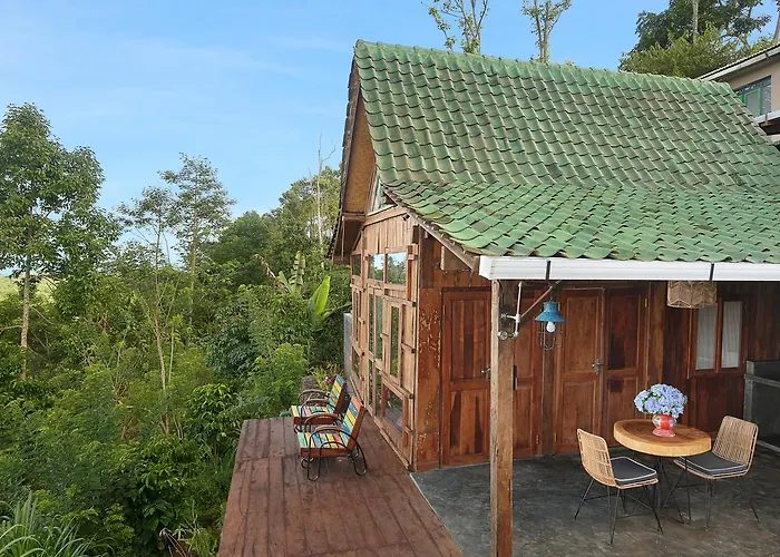 Waterfall Treehouse Cabins 3* ブドゥグル