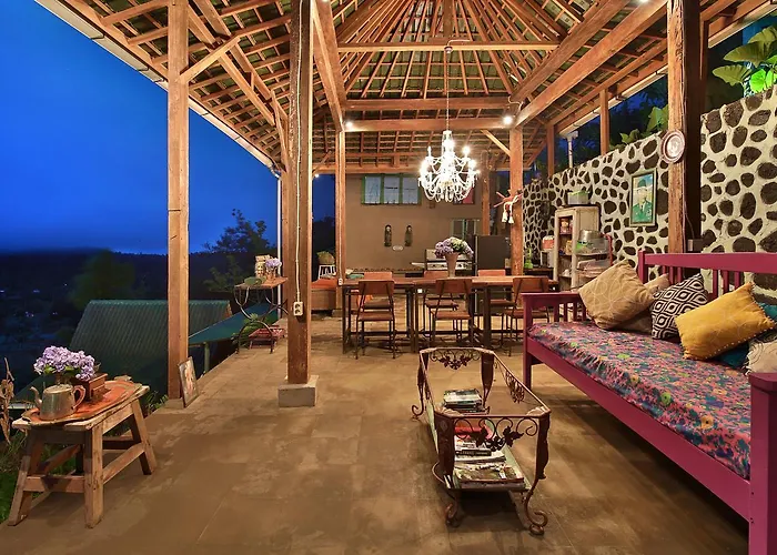 Waterfall Treehouse Cabins 3* ブドゥグル