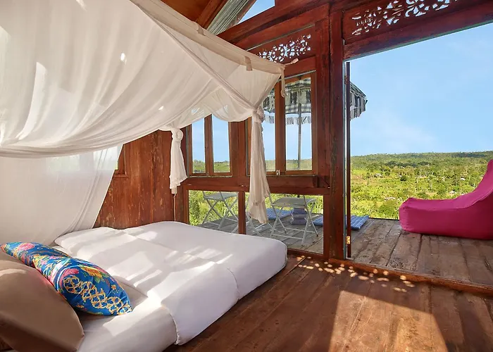 ベッド・アンド・ブレックファスト Waterfall Treehouse Cabins 3*