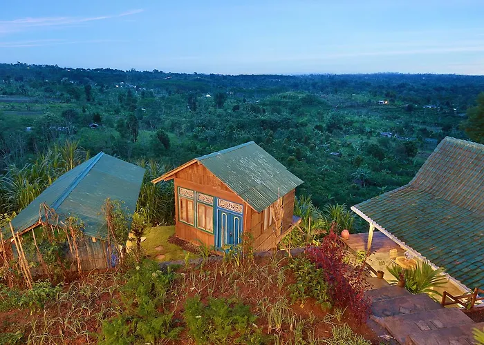 ベッド・アンド・ブレックファスト Waterfall Treehouse Cabins 3*