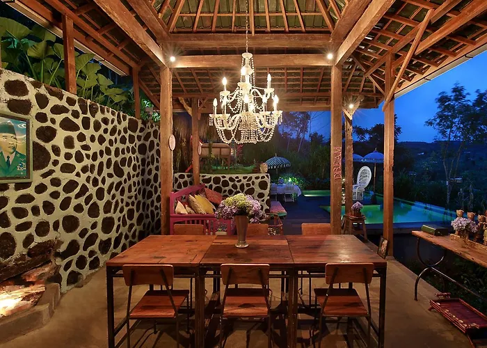 ベッド・アンド・ブレックファスト Waterfall Treehouse Cabins 3*