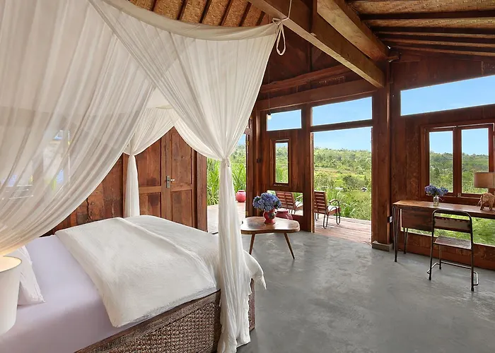 Waterfall Treehouse Cabins 3* ブドゥグル