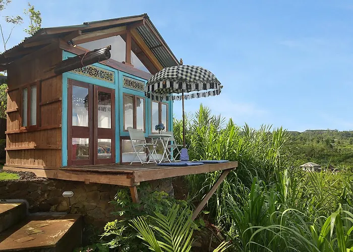 Waterfall Treehouse Cabins 3* ブドゥグル